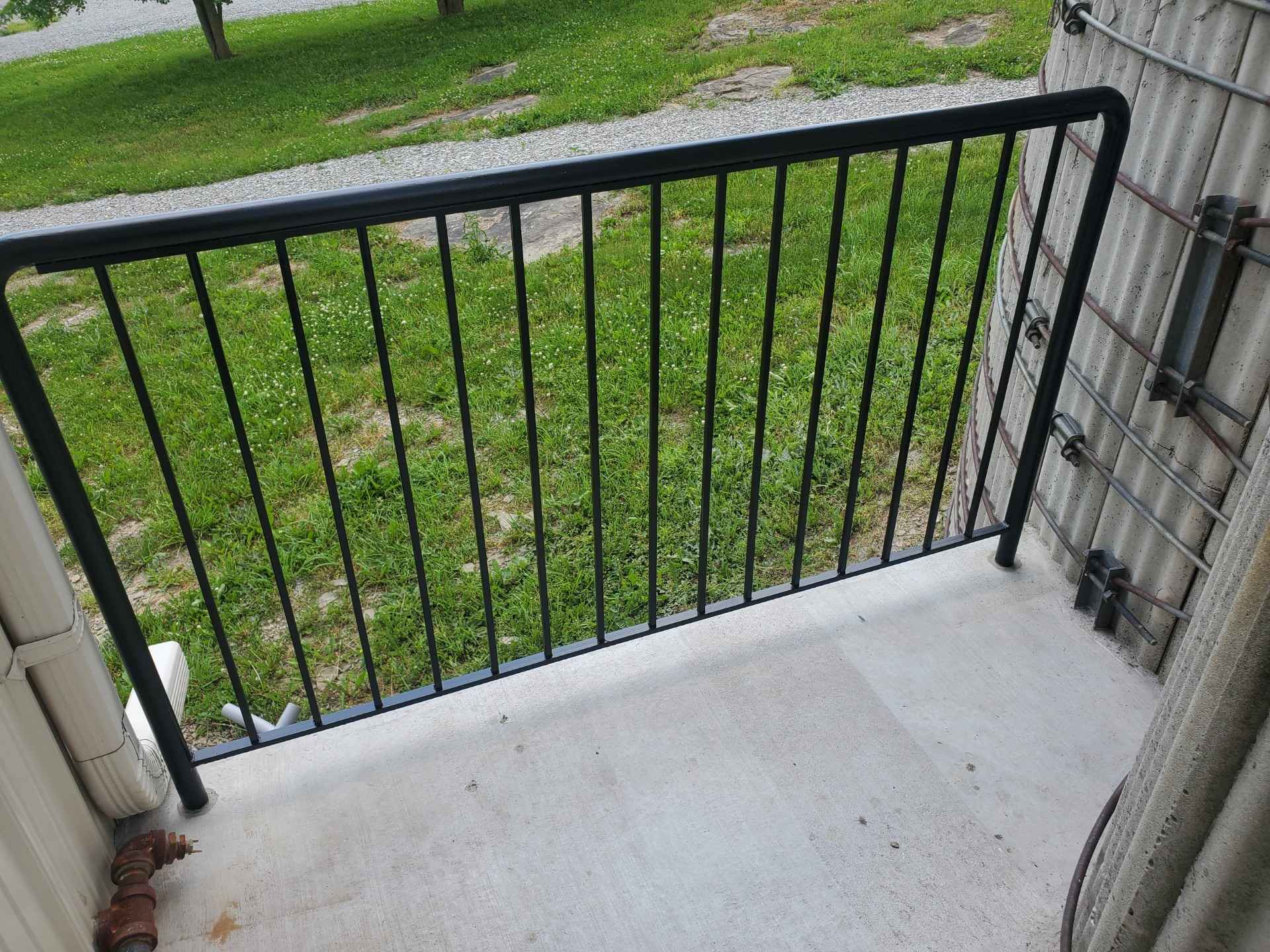 Pipe Topped Picket Railing